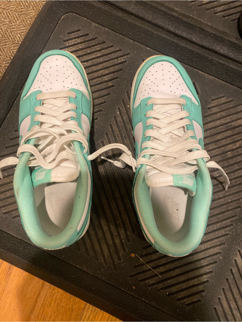DD 1503-105 Nike Dunk Low Green Glow Men’s 6 Women’s 8